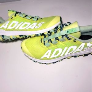 Womans Adidas Vapor 6! Trail shoes bonus item inc!